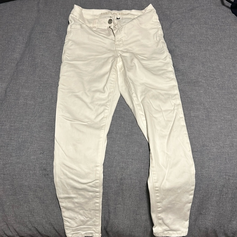 American Eagle white jeans - next level stretch - 6 short